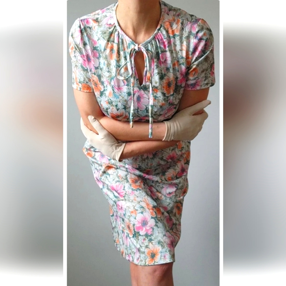 Vtg 70's Three R's Women's Floral Print Short Sleeve Tie Neck Dress! Size M